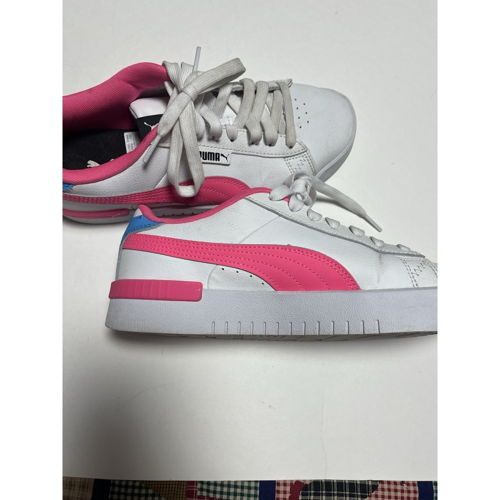 Women's Puma tennis shoes size 8.5 bright pink and blue